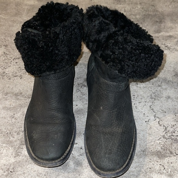 Burberry Black Leather Shearling Explorer Women's Snow Boots 37.5 - Picture 3 of 7